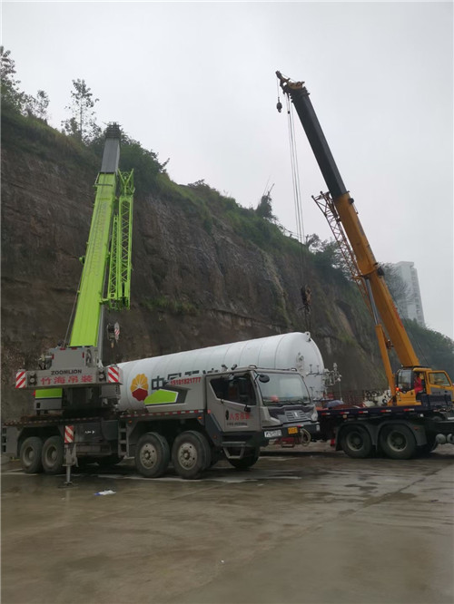 永兴县“不怕风雨冻”—— 吊车的 “恶劣环境适应” 技术